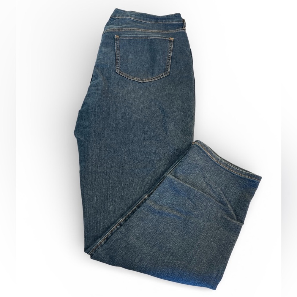 Old Navy Relaxed Fit Blue Jeans - Size 18 - New With Tags! - Picture 2 of 6